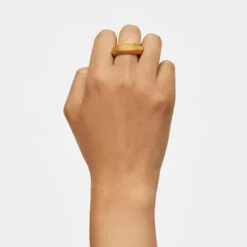 Anel liso com banho de ouro de 18 K sobre prata Dybe