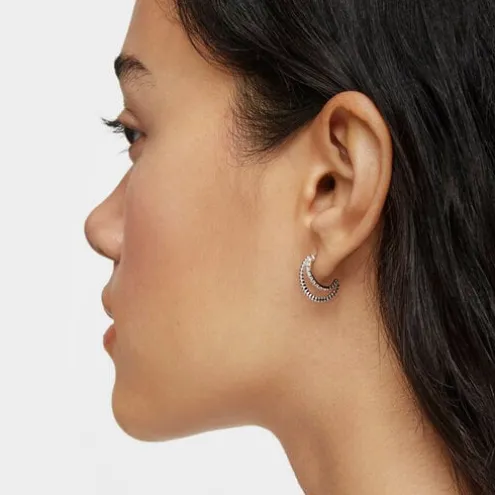 Brincos argola dupla curtos em ouro branco com diamantes Les Classiques