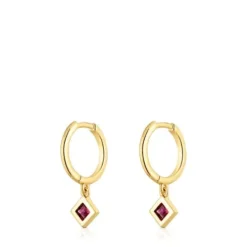 Brincos de argola curtos banhados a ouro de 18 K sobre prata e detalhe rodolita TOUS Basic Colors