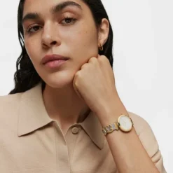 Relógio Icon Charms em Aço IP dourado com Nácar